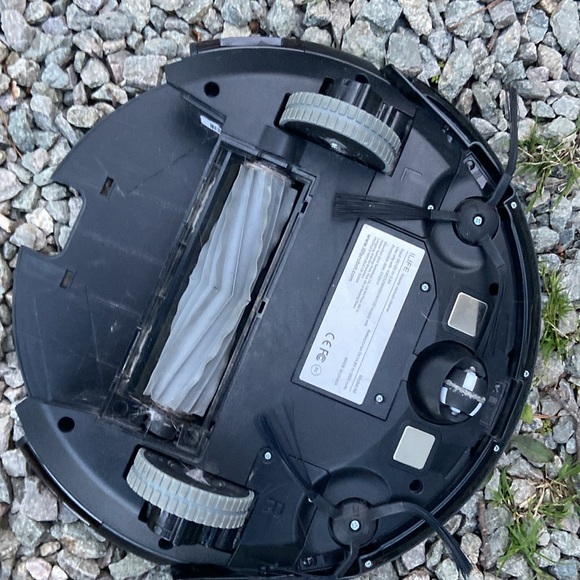 ILIFE-A6 robotic vacuum parts and accessory bundle-see listing details re vacuum - Picture 8 of 10